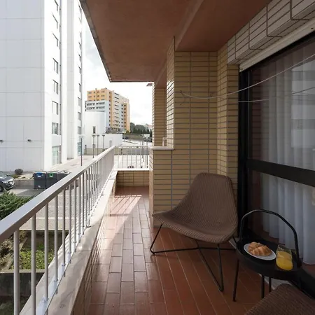 Lovelystay - Newly Decorated 2br Flat With Free Parking Vila Nova de Gaia
