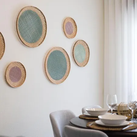 Lovelystay - Newly Decorated 2br Flat With Free Parking Daire