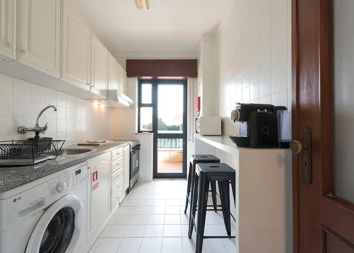 Apartamento Lovelystay - Newly Decorated 2br Flat With Free Parking *