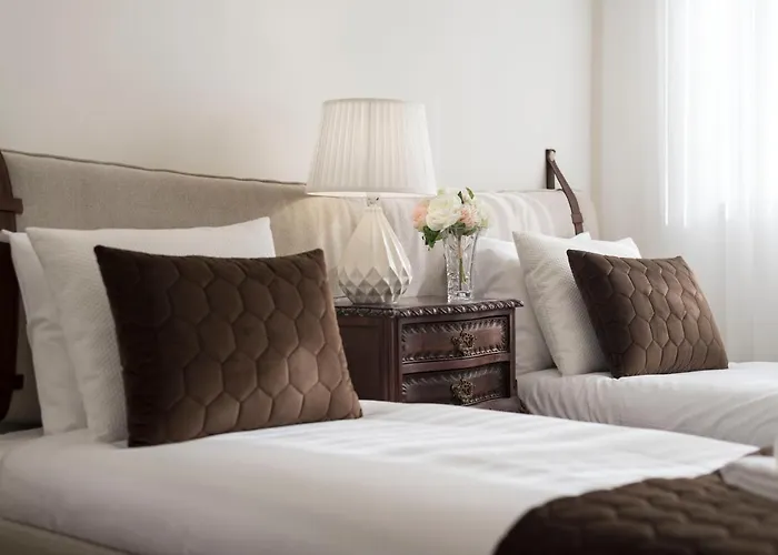 Lovelystay - Newly Decorated 2br Flat With Free Parking Apartamento