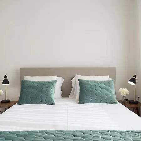 Lovelystay - Newly Decorated 2br Flat With Free Parking Apartment